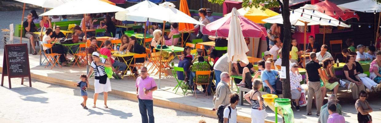 La guinguette solidaire Tous à Table à Paris Plage